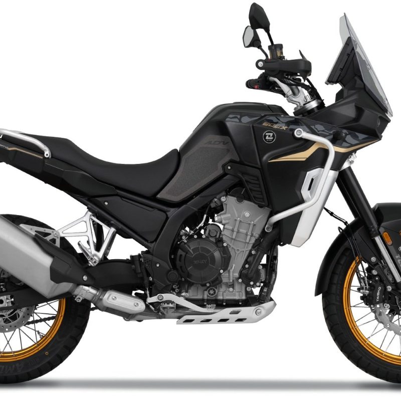 touring negru